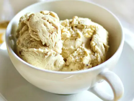 ONE INGREDIENT BANANA ICE CREAM