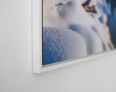 Detail of the matte acrylic glass finish