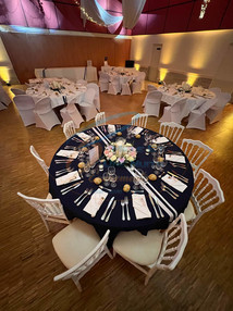 Location de chaise en bois dos croisés pour votre Mariage, soirée de gala, soirée d'entreprise...Sur Fougères, Rennes, Vitré, St Malo, Dol de Bretagne, Antrain... en Ille et Vilaine 35 mais aussi en Bretagne, Normandie, Pays de la Loire...