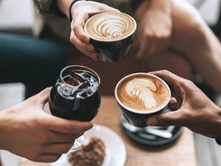 bei uns : richtig guten Kaffee geniessen