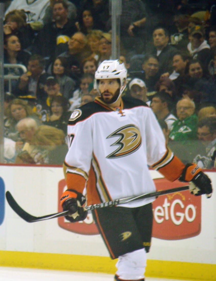 ___Anaheim's Ryan Kesler [NHL Faceoff 2014- PIT vs. ANA Home Opener- October 9, 2014] .jpe