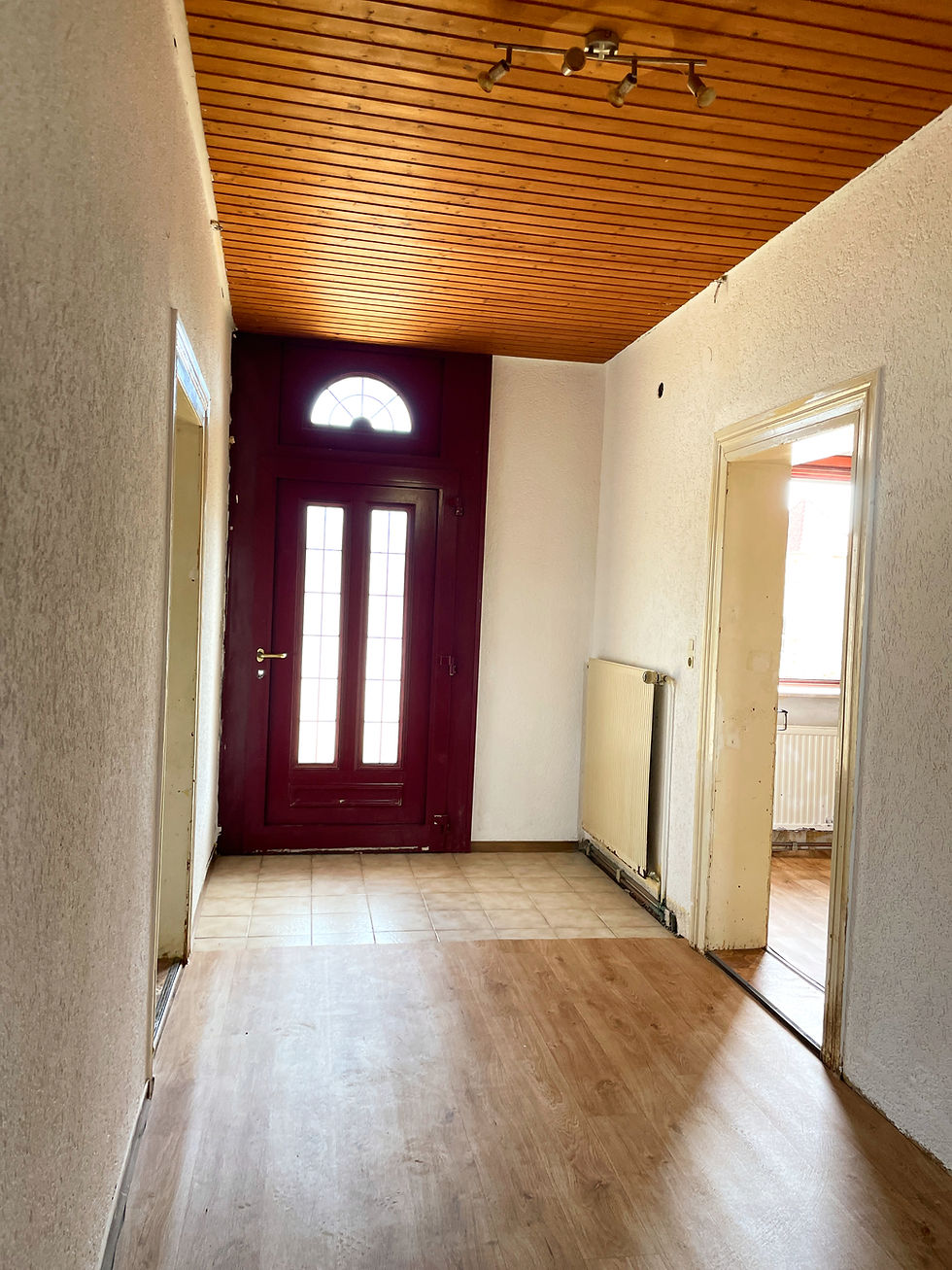 Miniaturbild: Großes freistehendes 6 Zimmer Einfamilienhaus mit Werkstatt/Garage & Garten