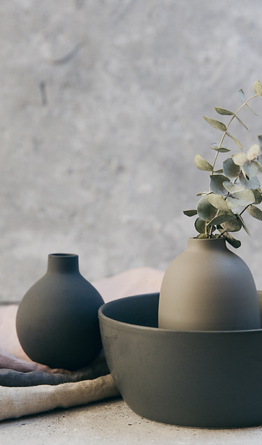 Clay pottery with table linens