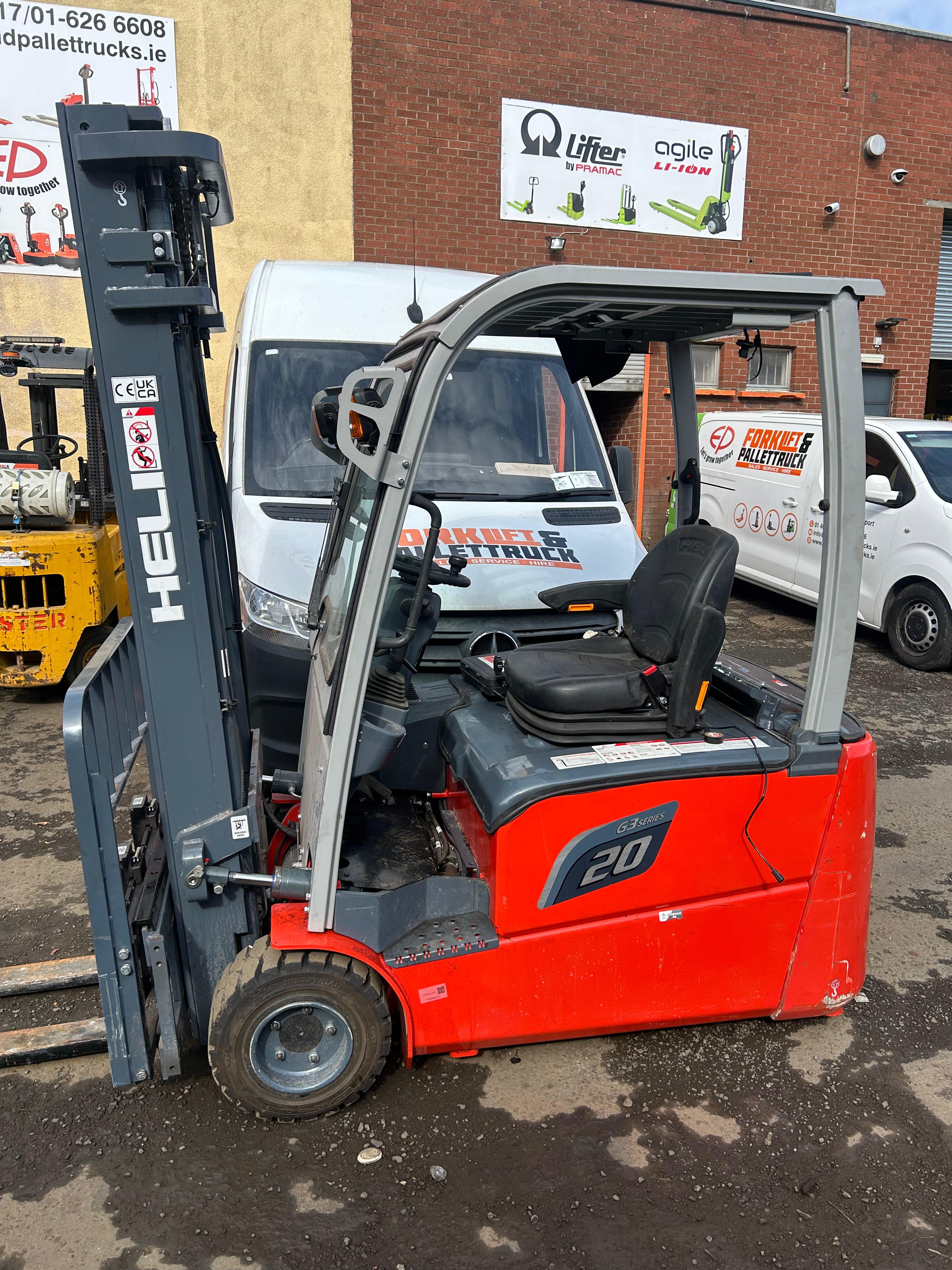 2023 Heli 2 Ton Electric Forklift , 136 hours 