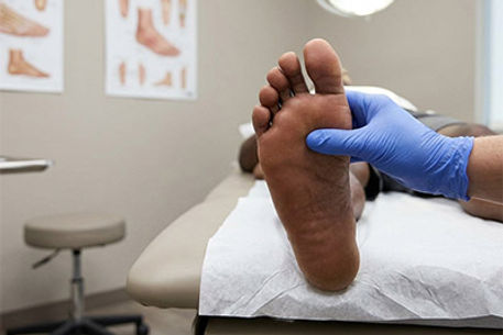 Capsulitis and plantar plate injury treatment at the second MTP joint in San Antonio TX by Dr. Andrew Gunter DPM