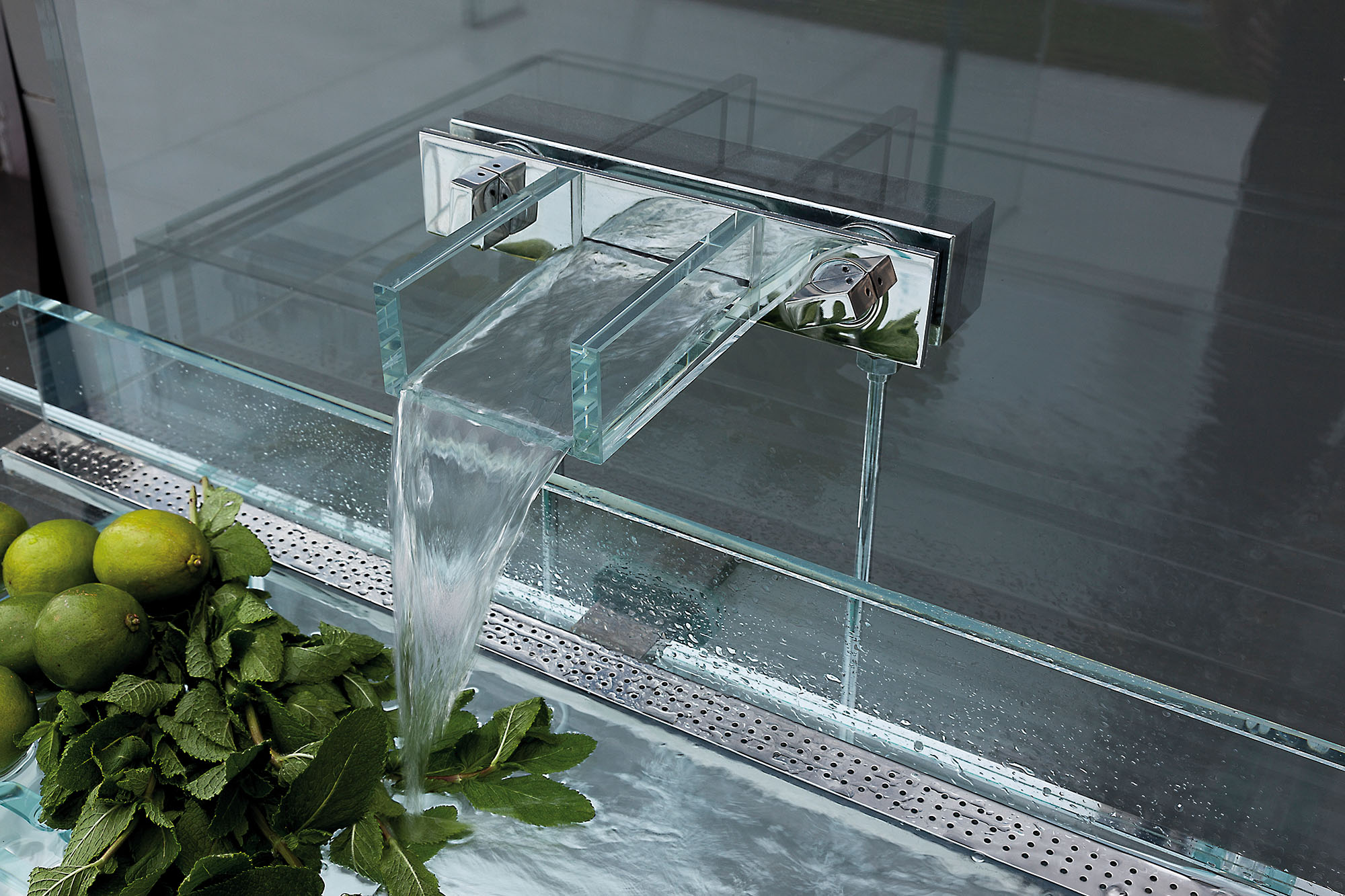 GLASS KITCHEN