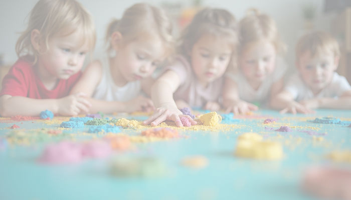 Groupe d'enfants à l'école