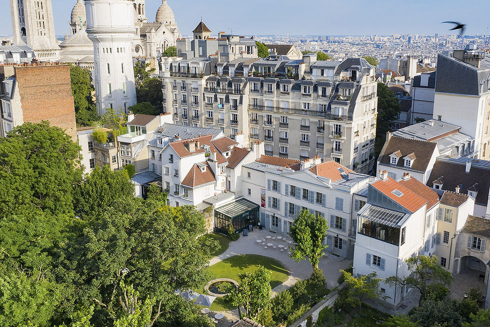 Behind the Musée De Montmartre looking into the Renoir Gardens