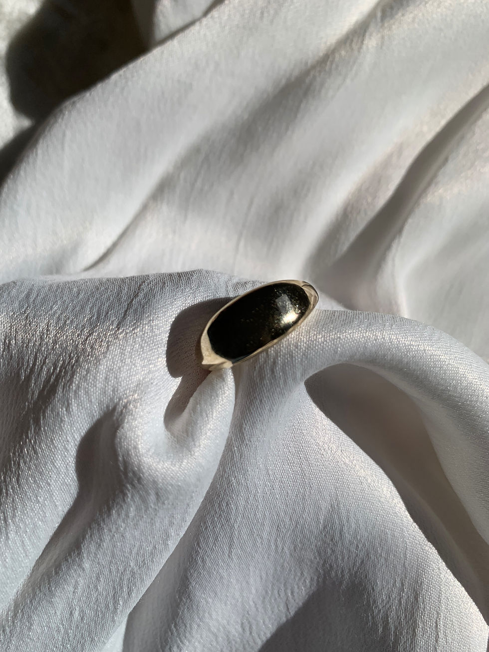 תמונה ממוזערת: טבעת לורי