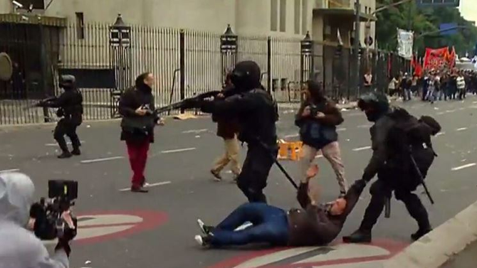 Salvaje represión en Capital Federal