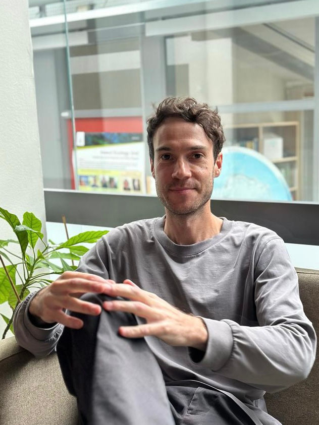 August 2025 AMS virtual seminar: Dr Tarquin Netherway, on root-associated fungi!