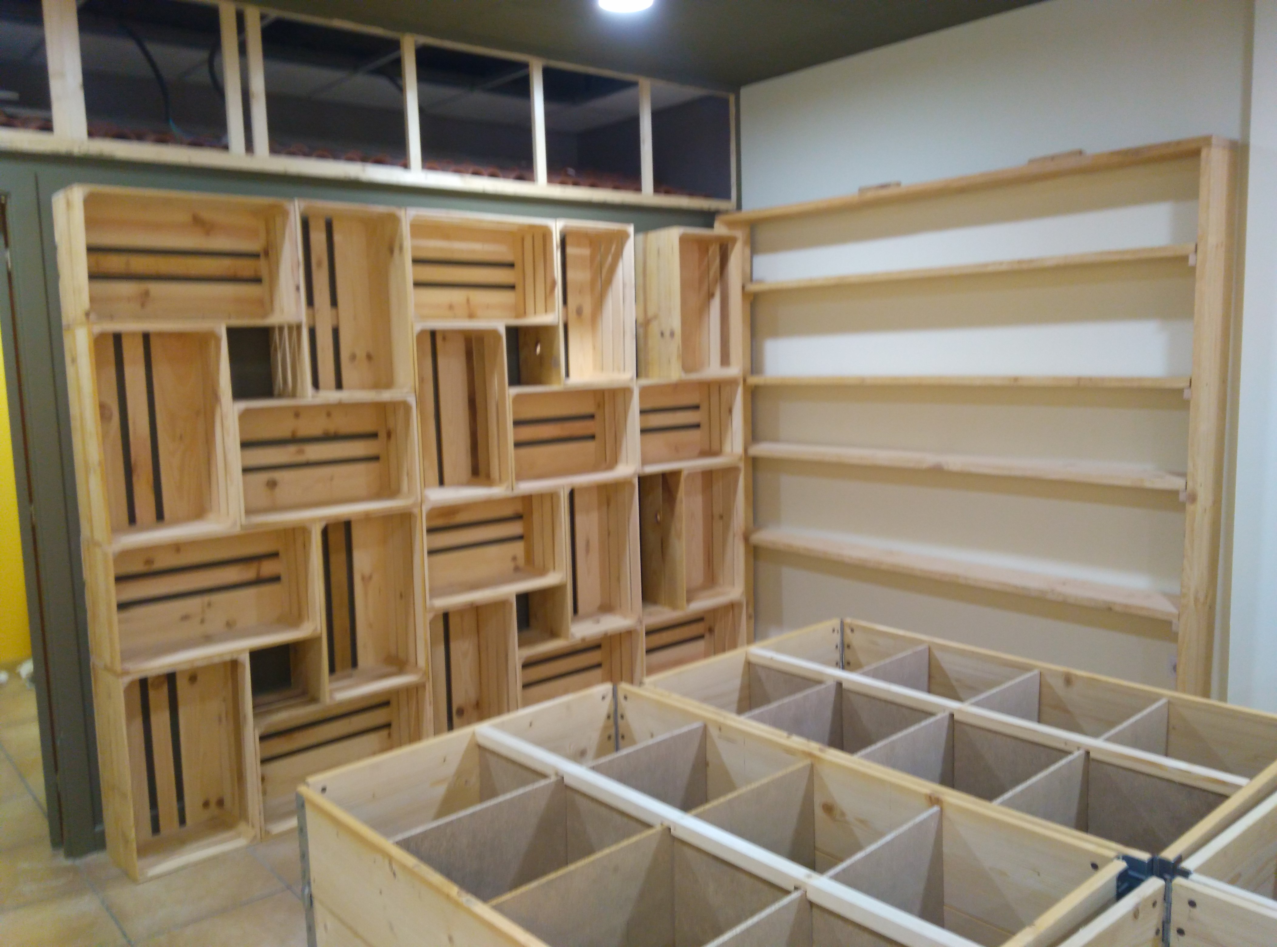 Estantería cajas de madera
