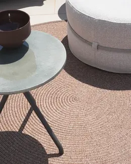 MICHELANGELO Outdoor Rug – Close-up detail of handwoven texture in a residential outdoor space.