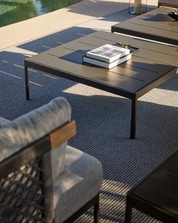 Point Legacy outdoor coffee table