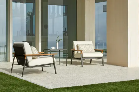 powder-coated aluminium outdoor furniture with teak armrests
