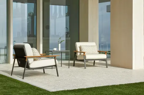 powder-coated aluminium outdoor furniture with teak armrests