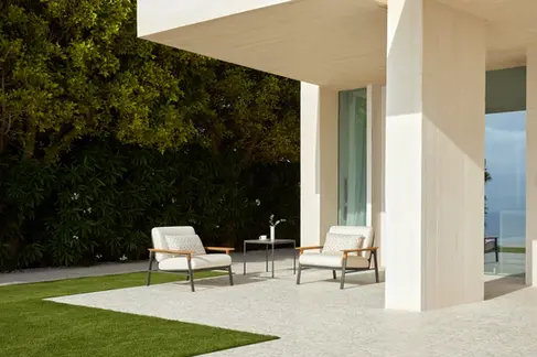 powder-coated aluminium outdoor furniture with teak armrests armchair
