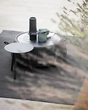 DREAM outdoor side table, compact epoxy‑painted aluminium accent for drinks and décor.