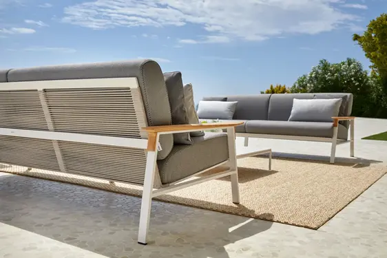 powder-coated aluminium outdoor furniture with teak armrests