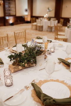 green and gold wedding table