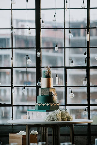 art deco inspired wedding cake