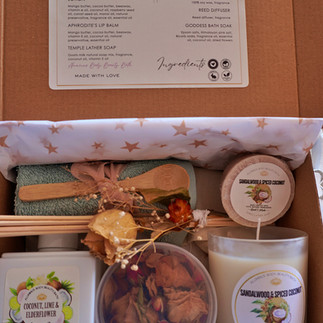 Gift Set Pamper pack of natural handmade ingredients for body, beauty and bath prodicts