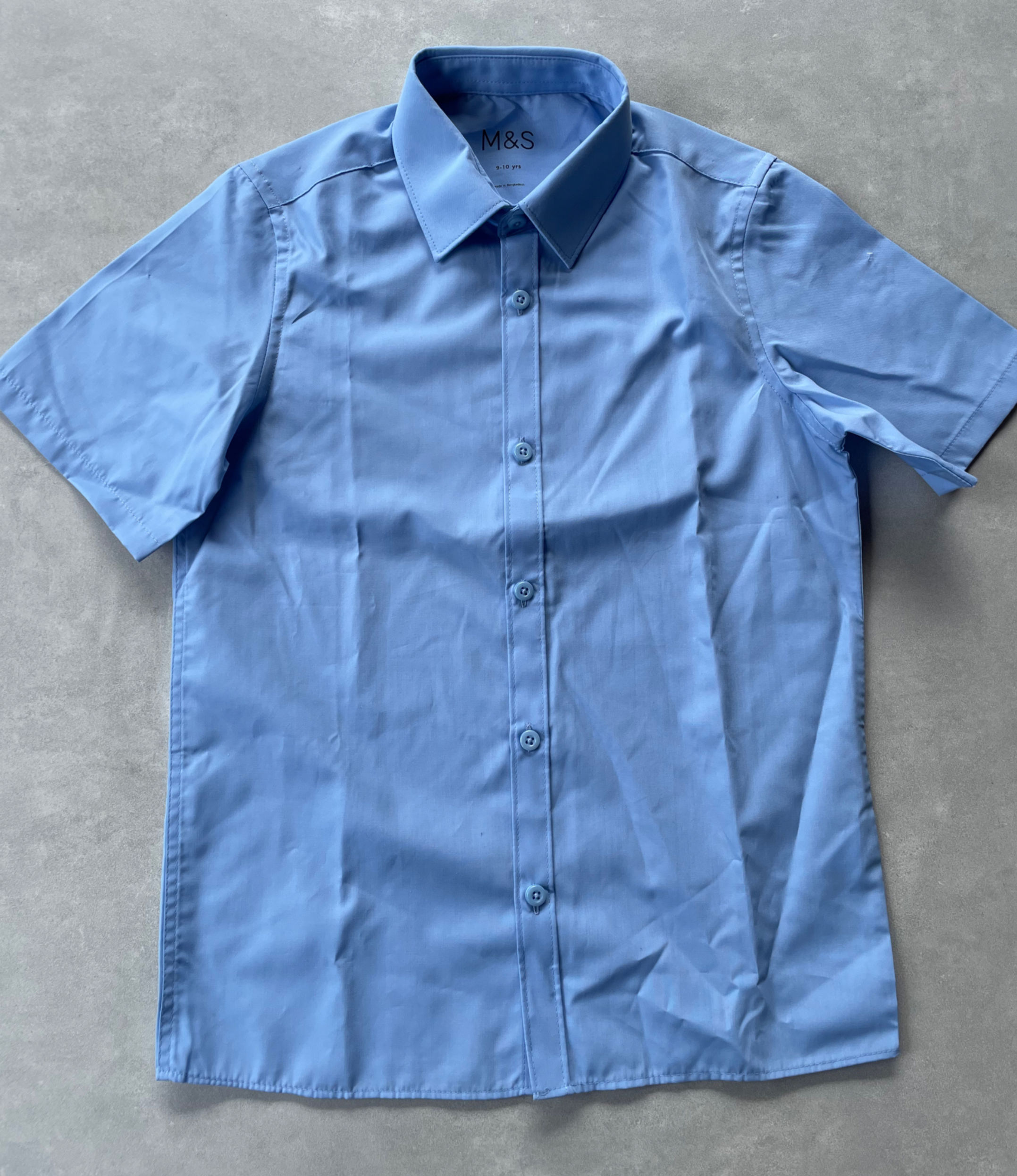 Hemd M&S nieuw, licht blauw, korte mouw, maat 9-10jaar