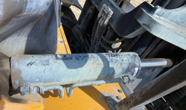Thumbnail: HYUNDAI 80D-9 — 17,500 LB FORKLIFT | CUMMINS | CAB A/C | SIDE SHIFT