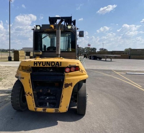 Thumbnail: HYUNDAI 80D-9 — 17,500 LB FORKLIFT | CUMMINS | CAB A/C | SIDE SHIFT