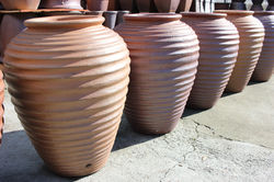 Horizontal Ribbed Water Jar