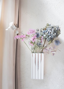 "V" - Vase mural suspendu