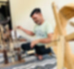Artisan spinning wool