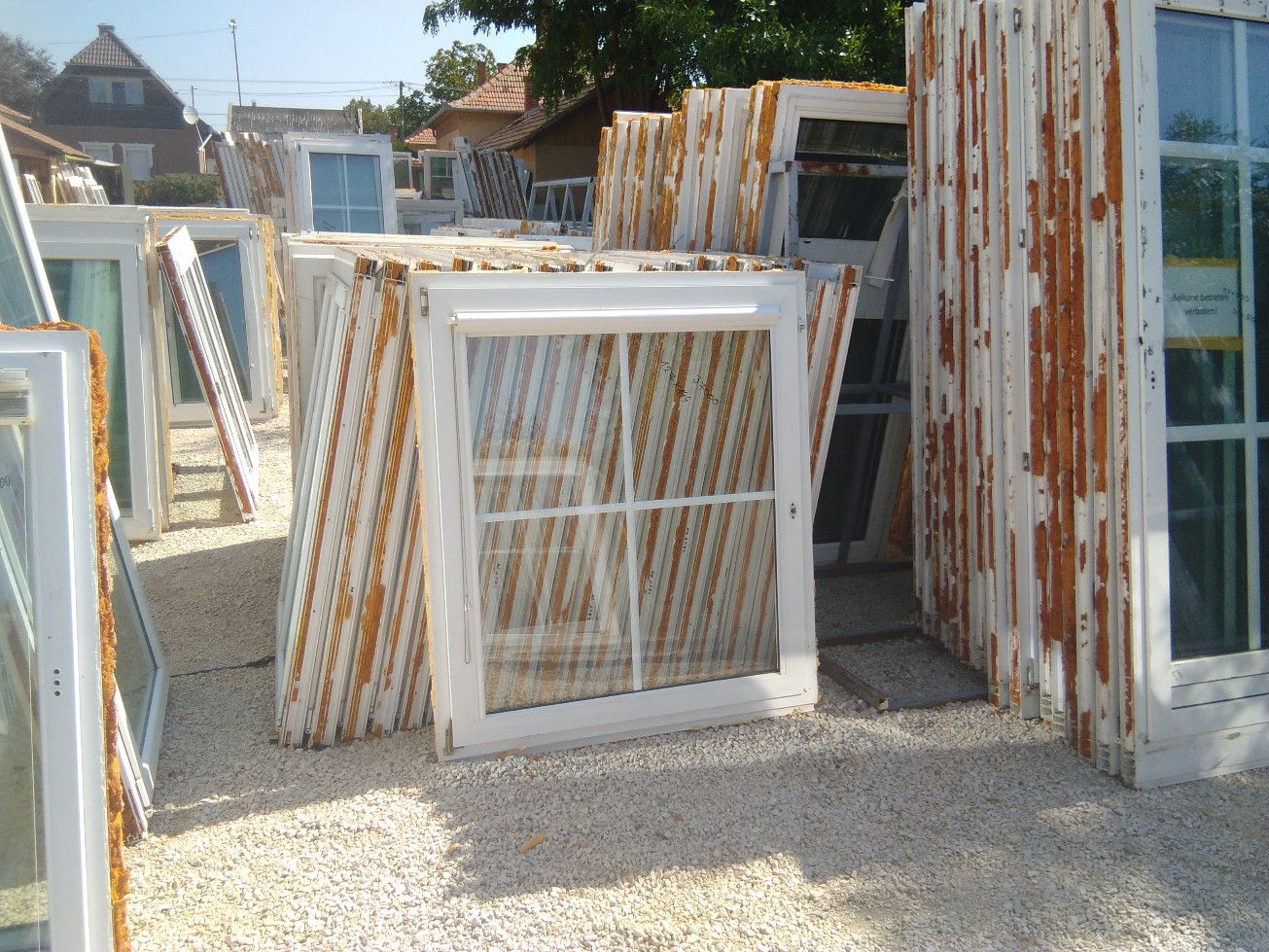 7db 127x144 bukó-nyíló (DÍSZOSZTÓS) / Hatvani Üzletünkben /