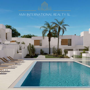 Costa Lobos Phase 2 Fuerteventura – moderne Neubaureihenhäuser mit Patio, Gemeinschaftspool und nachhaltiger Architektur.