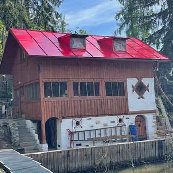 Zrenovovaná střecha chalupy