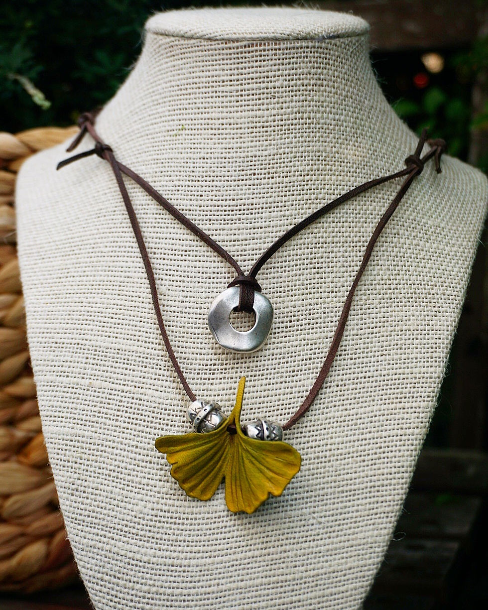 Miniaturbild: Blattkette „Dream of Ginko“
