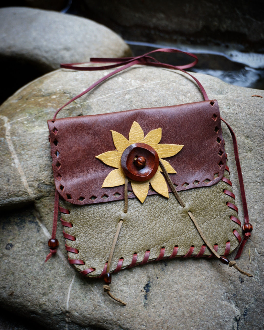 Umhängetäschlein „Flower Power“