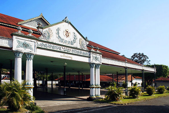 2 yogyakarta palace.jpg