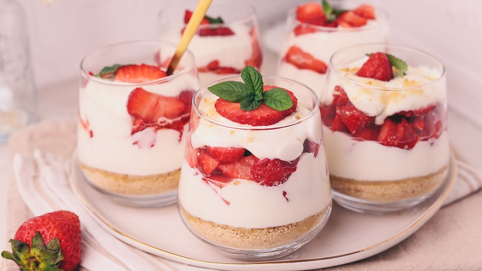 Raw “cheesecake” s jagodama u čaši