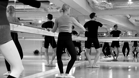 PlieFörstaBakifrån_edited_edited_edited_edited_edited.jpg
