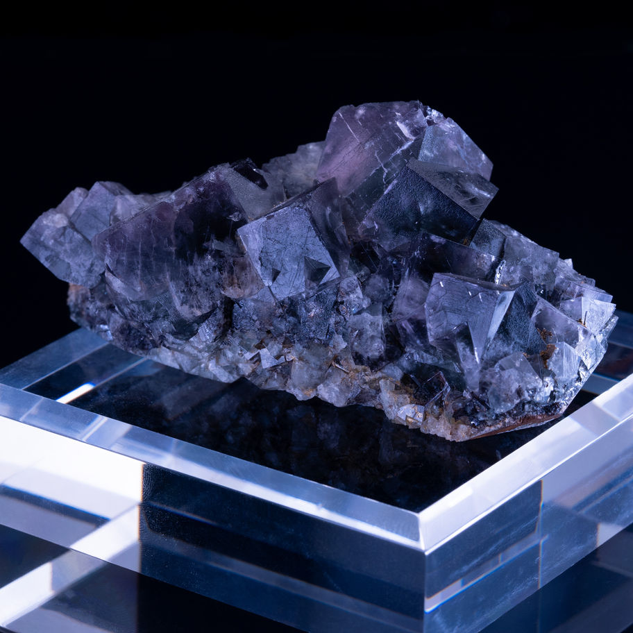 lila Fluorit aus der Lady Annabella Mine - Purple Rain Pocket mit Sockel