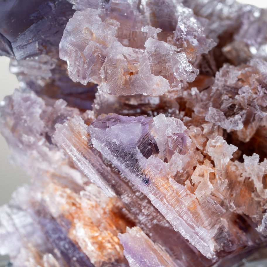 Fluorit aus der Denton Mine USA inkl. maßgefertigtem Acryl Sockel für Mineralien