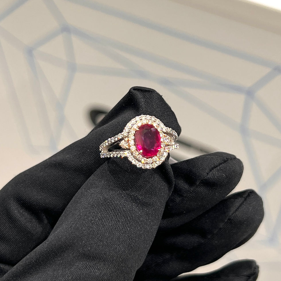 Miniatura: Anello con rubino ovale