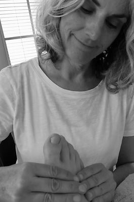 Website Reflexology Lisa Face and Feet.j