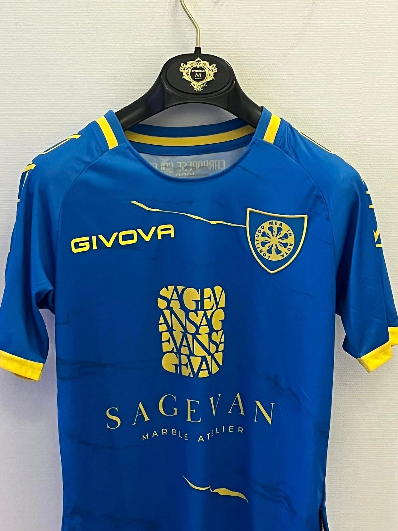 Stagione 2023/24, maglia preparata per Schiavi.