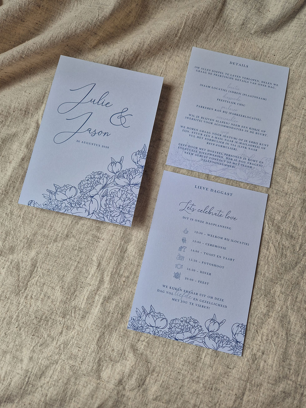 Thumbnail: Trouwkaart set lijntekeningen van bloemen | eenvoud en luxe