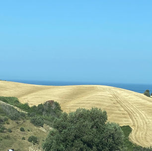 Abruzzo a giugno: mare semi deserto e relax sul Gran Sasso