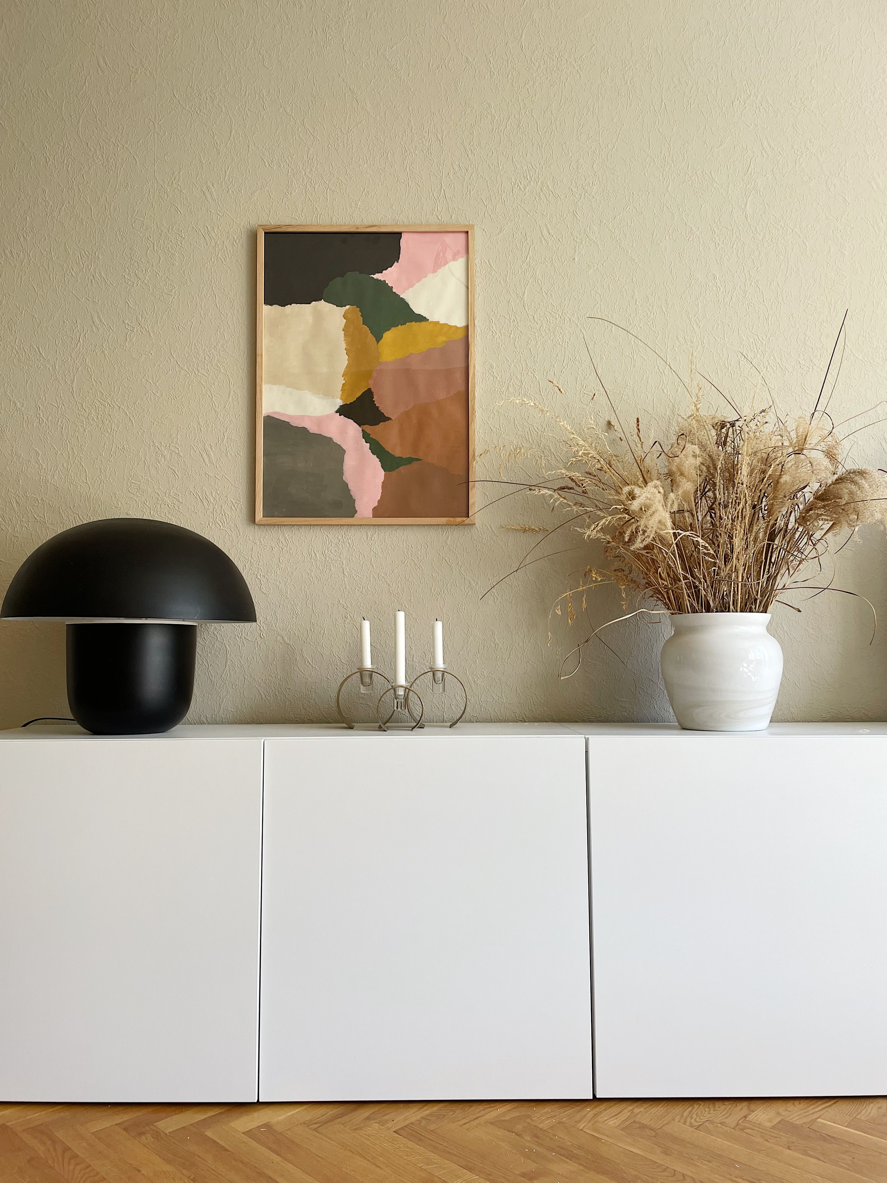 Ett originalverk målat abstrakt färgblock i olika kulörer. Naturtoner som beigt, brunt, ockra och kontrastfärger i  pastellrosa och grönt. Motivet är målat på 200 gram akvarellpapper  i storleken 50 x 70 cm, målat med akrylfärg. 