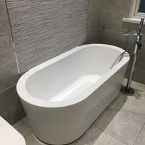 Modern bath and tiling