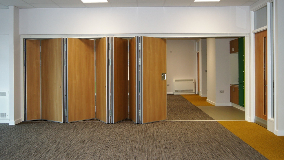 Moveable walls in a wood effect